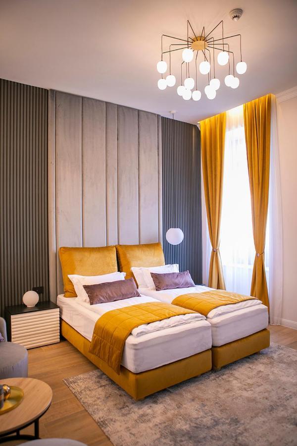 House Of Charles Hotel Карей Екстериор снимка