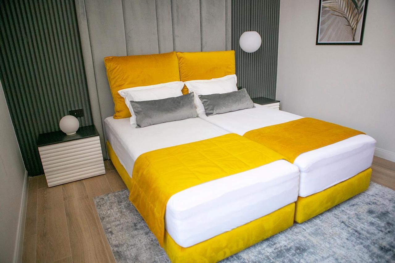 House Of Charles Hotel Карей Екстериор снимка