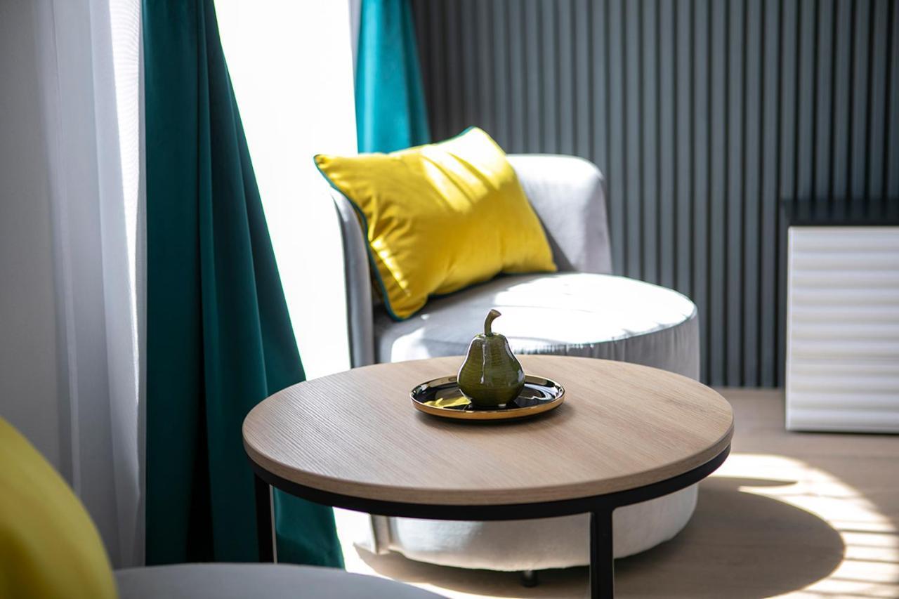 House Of Charles Hotel Карей Екстериор снимка