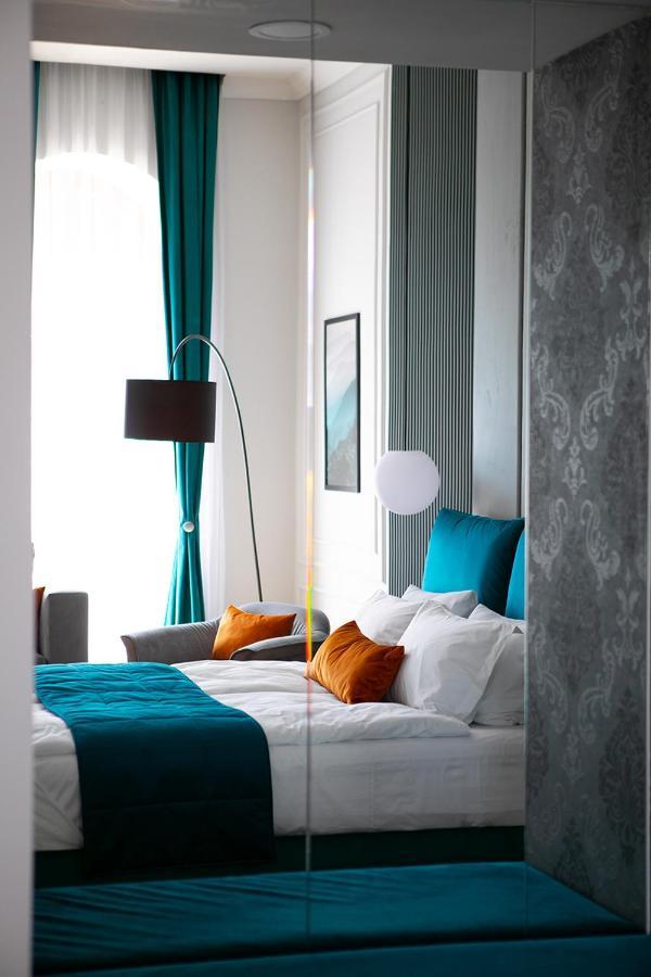 House Of Charles Hotel Карей Екстериор снимка