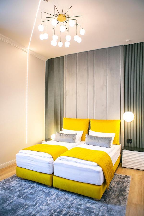 House Of Charles Hotel Карей Екстериор снимка
